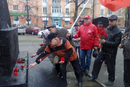 Барнаульские коммунисты в день рождения В.И. Ленина провели митинг