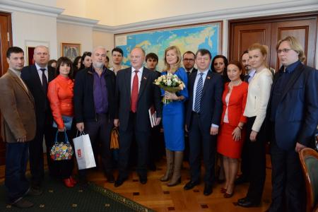 Г.А. Зюганову передали наградной лист его отца