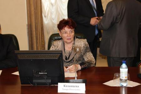 Лидер коммунистов Тюменской области Тамара Казанцева призвала полпреда Президента РФ не бояться оппозиции