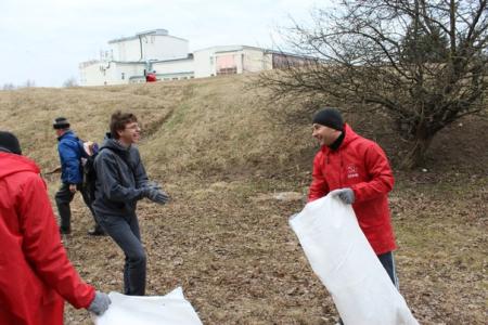 Новгородские коммунисты провели субботник