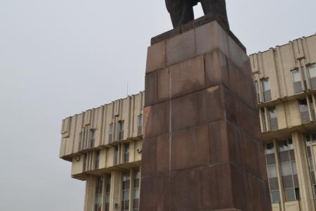 Тула. Полиция препятствовала коммунистам в проведении церемонии возложения цветов к памятнику В.И. Ленина