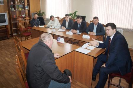 О.А. Лебедев провел прием избирателей в Чернском районе Тульской области