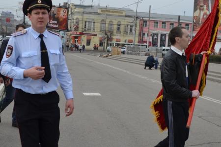 Тула. Полиция препятствовала коммунистам в проведении церемонии возложения цветов к памятнику В.И. Ленина