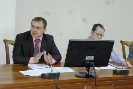 "Возможны ли на Алтае демократические выборы?" Алтайские коммунисты организовали "круглый стол"