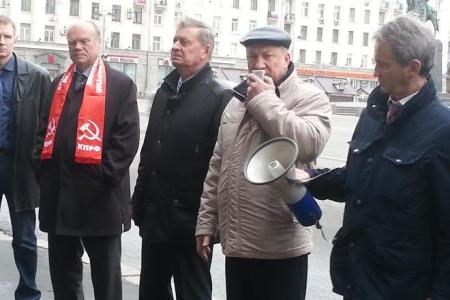 Вопрос московских пикетчиков Путину: «Почему в Москве, как и на Украине не разрешают провести референдум?»
