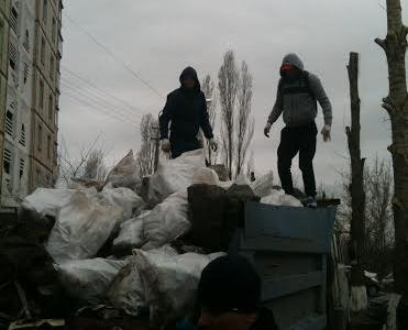 Коммунисты и комсомольцы города Белгорода приняли участие в общегородском субботнике