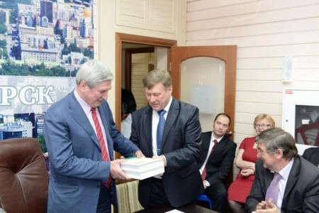Зампред ЦК КПРФ Иван Мельников встретился с новосибирскими коммунистами