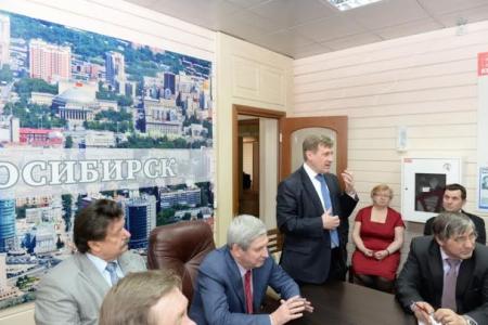 Зампред ЦК КПРФ Иван Мельников встретился с новосибирскими коммунистами