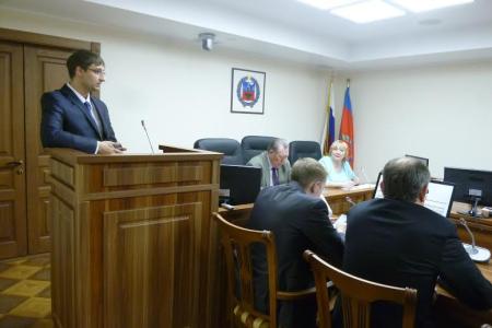 "Возможны ли на Алтае демократические выборы?" Алтайские коммунисты организовали "круглый стол"