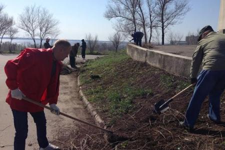 Волгоград. Тракторозаводские коммунисты призывают спасти памятники района