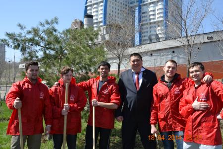 Город-герой Волгоград. Коммунисты Ворошиловского района участвовали в красном субботнике