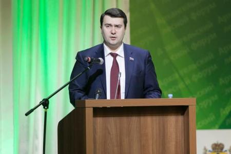 О.А. Лебедев на Архангельском лесном форуме: «Удалось усилить контроль за оборотом необработанной древесины, что значительно снизит масштабы незаконных рубок!»