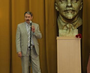 Республика Крым. В Симферополе состоялись торжественное собрание коммунистов и праздничный концерт, посвященные 144-й годовщине со Дня рождения В.И. Ленина