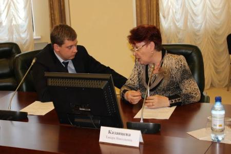 Лидер коммунистов Тюменской области Тамара Казанцева призвала полпреда Президента РФ не бояться оппозиции