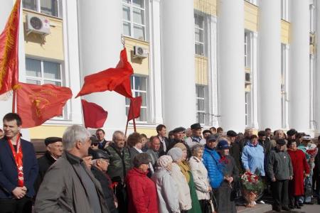 Ульяновск. 22 апреля 2014 г. Цветы Ленину от земляков