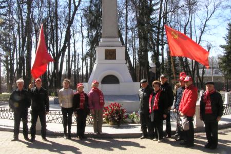 Дорогу к звёздам прокладывали коммунисты. Автопробег калужских коммунистов
