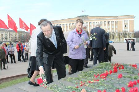 Новгородские коммунисты отметили очередную годовщину со Дня рождения В.И. Ленина
