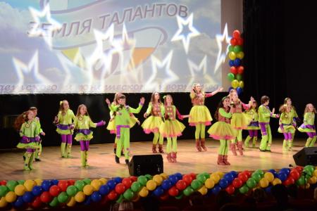 «КПРФ – детям!». Г.А. Зюганов принял участие в финальном детско-юношеском гала-концерте «Земля талантов»