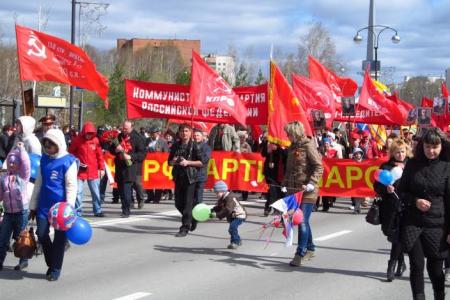 Тюменская область. “Мама! Пойдем к красным, там веселей!”. Тобольские коммунисты в авангарде парада Победы