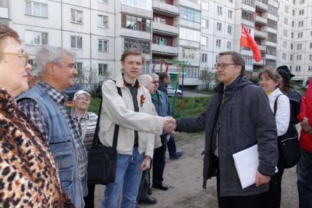 Алтайские коммунисты требуют от власти принять меры по прекращению кровопролития на Украине