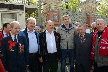 «Антинародное правительство Медведева должно быть отправлено в отставку!» Шествие и митинг в Москве