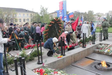 Псковская область. Коммунисты поклонились Вечному огню