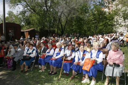 Воронеж. Березовая роща празднует День Победы