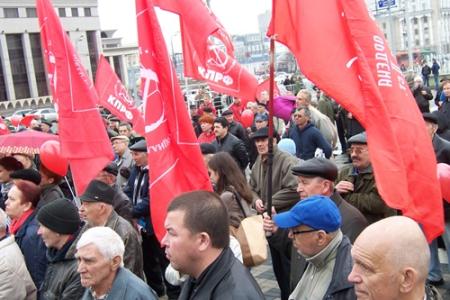 Несмотря на запреты, коммунисты Казани отметили Первомай традиционным митингом и шествием до площади Свободы