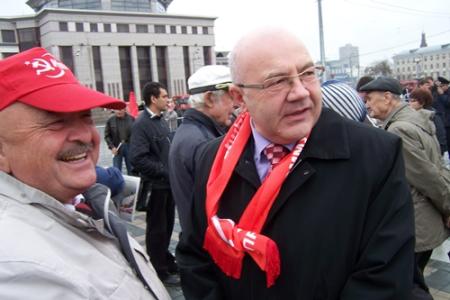 Несмотря на запреты, коммунисты Казани отметили Первомай традиционным митингом и шествием до площади Свободы