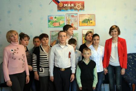 Накануне дня Победы белгородские комсомольцы провели урок патриотизма в детском доме «Северный»