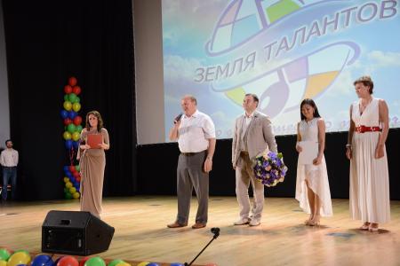 «КПРФ – детям!». Г.А. Зюганов принял участие в финальном детско-юношеском гала-концерте «Земля талантов»