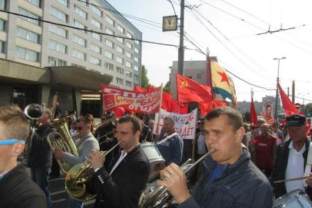 Праздничное шествие и митинг в Калининграде
