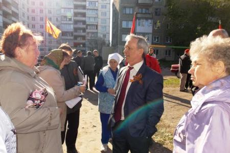 Алтайские коммунисты требуют от власти принять меры по прекращению кровопролития на Украине