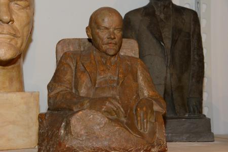 Г.А. Зюганов посетил выставку, посвященную жизни и деятельности В.И. Ленина и И.В. Сталина