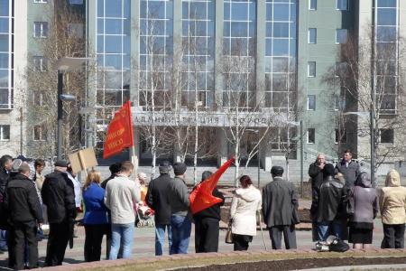 Ханты-Мансийский АО. Митинг жителей балков дошел до штурма администрации Сургута