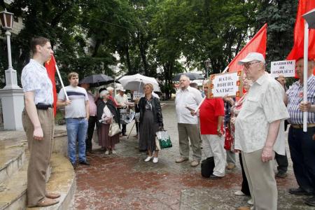 Протянуть руку помощи! Воронежские коммунисты провели пикет в поддержку Юго-Востока Украины