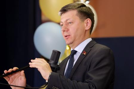 Д.Г. Новиков посетил праздник «последнего звонка» в московской школе №19