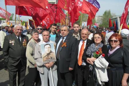 Алтайские коммунисты возмущены: вопреки закону в Барнауле, столице края, 9 мая власти не вывесили копию Знамени Победы