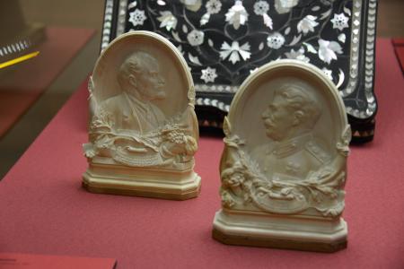 Г.А. Зюганов посетил выставку, посвященную жизни и деятельности В.И. Ленина и И.В. Сталина