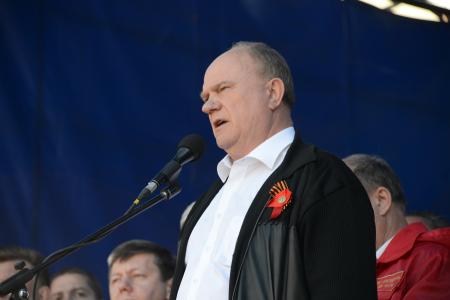 «Либо мы одержим победу над капитализмом, либо он уничтожит нас!». Шествие и митинг в Москве