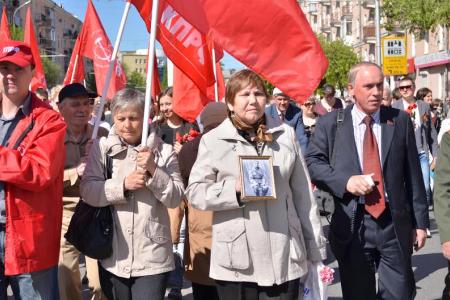 Рязанские коммунисты отпраздновали День Победы шествием Краснознамённой колонны