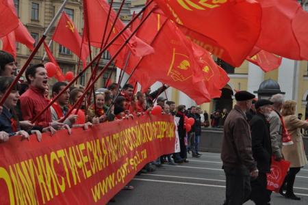 Тысячи ленинградцев вышли на Первомай!