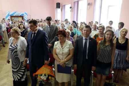 Д.Г. Новиков посетил праздник «последнего звонка» в московской школе №19