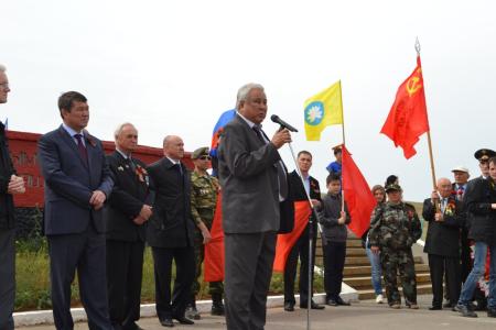 Калмыкские коммунисты приняли участие в торжественном мероприятии у Хулхутинского мемориала