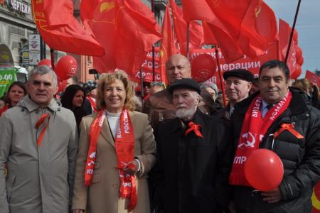 Тысячи ленинградцев вышли на Первомай!