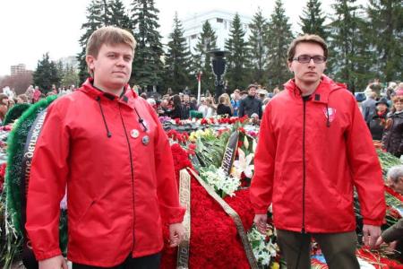 Наше дело правое, мы победили! Челябинские коммунисты отметили День Победы