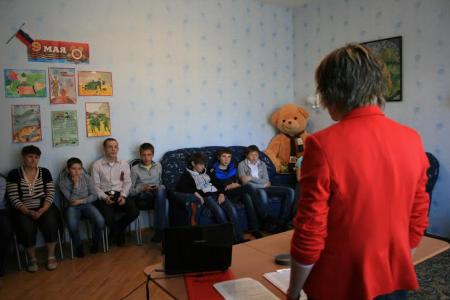 Накануне дня Победы белгородские комсомольцы провели урок патриотизма в детском доме «Северный»