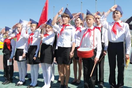 "Под звуки горна и удары по барабану!". День пионерии в Забайкальском крае