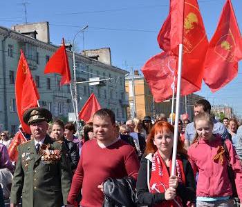 Рязанские коммунисты отпраздновали День Победы шествием Краснознамённой колонны