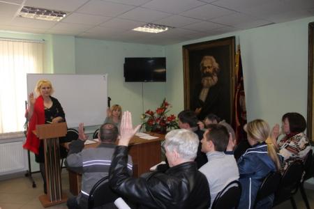Требуем закончить эпоху национального позора! Заявление новгородских коммунистов о ситуации на Украине
